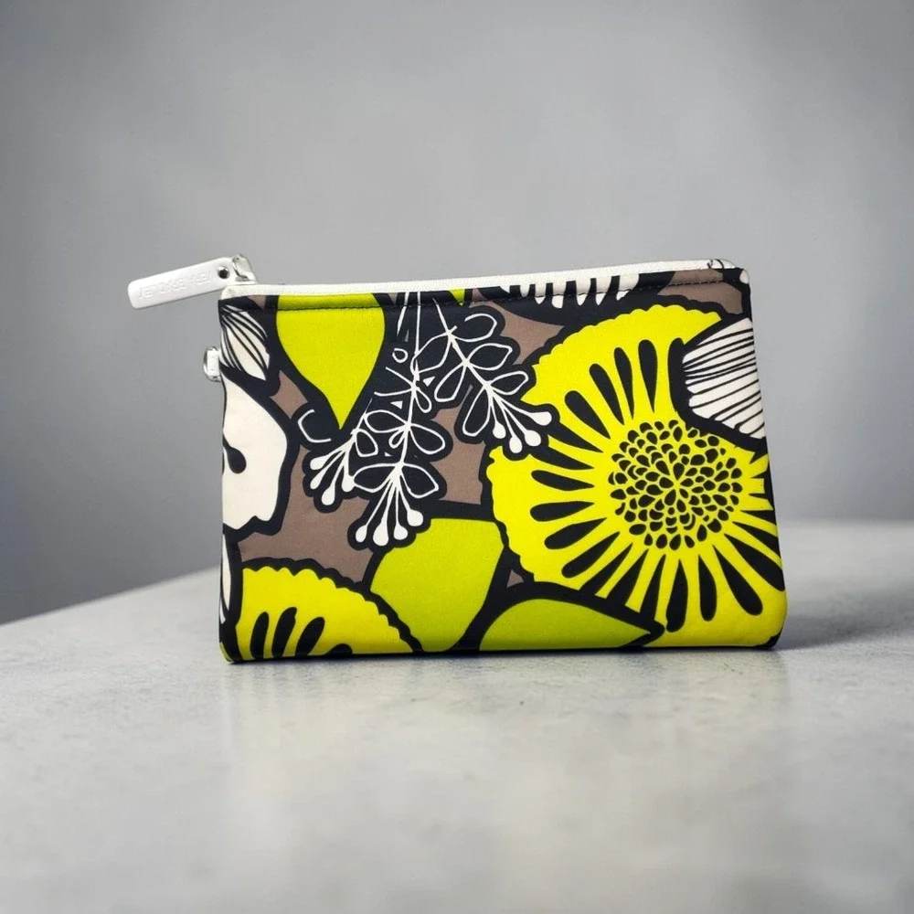 Vera Bradley Floral Zip Pouch Cosmetic Bag Lime Green Black White Graphic‎ Print